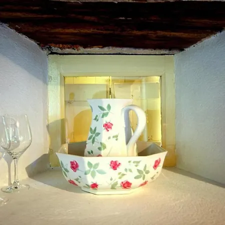 Les Grozilles Bed and Breakfast *