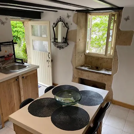 Les Grozilles Bed and Breakfast