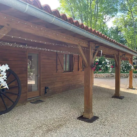 Les Grozilles Bed and Breakfast *