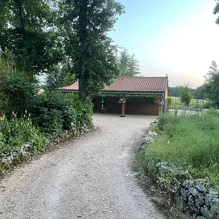 Les Grozilles Bed and Breakfast *